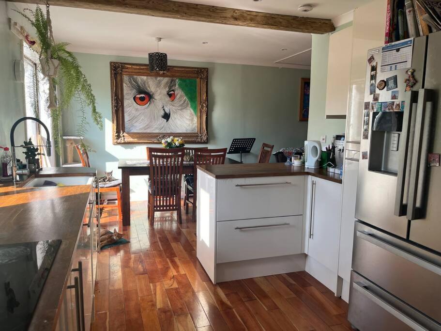 Вілла Bright, Comfy And Peaceful House Інверкитінг Екстер'єр фото